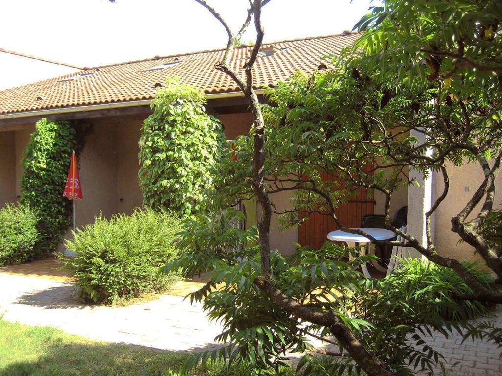 Les Cigalous Hotel Salavas Exterior foto